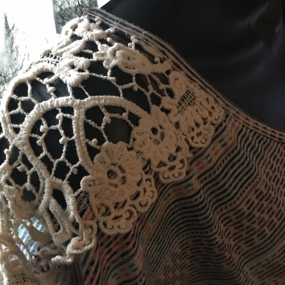 Loose Top - Picture 4 of 5